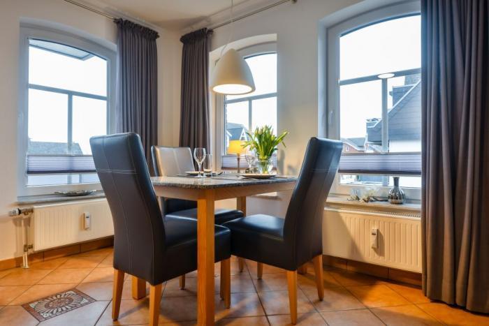 Appartement-Vermietung Bals - Stadthaus Bötticherstraße - Bötticherstraße 2 | Wohnung 3 | Sylt | Westerland, 2-Zimmer-OG-Wohnung für 2 Personen mit 1 Schlafzimmer, 1 Badezimmer, ca. 40 m2