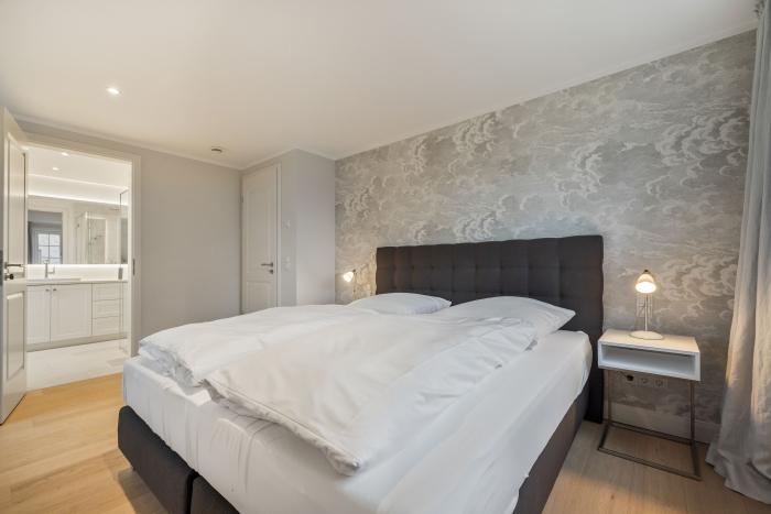 Appartement-Vermietung Bals -  - Westerlandstraße 13b | Sylt | Wenningstedt, Doppelhaushälfte für 6 Personen mit 3 Schlafzimmer, 3 Badezimmer, Gäste WC, ca. 170 m2