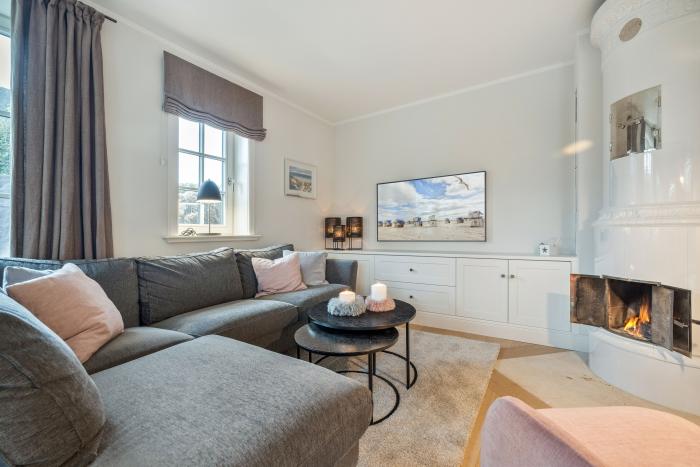 Appartement-Vermietung Bals -  - Westerlandstraße 13b | Sylt | Wenningstedt, Doppelhaushälfte für 6 Personen mit 3 Schlafzimmer, 3 Badezimmer, Gäste WC, ca. 170 m2