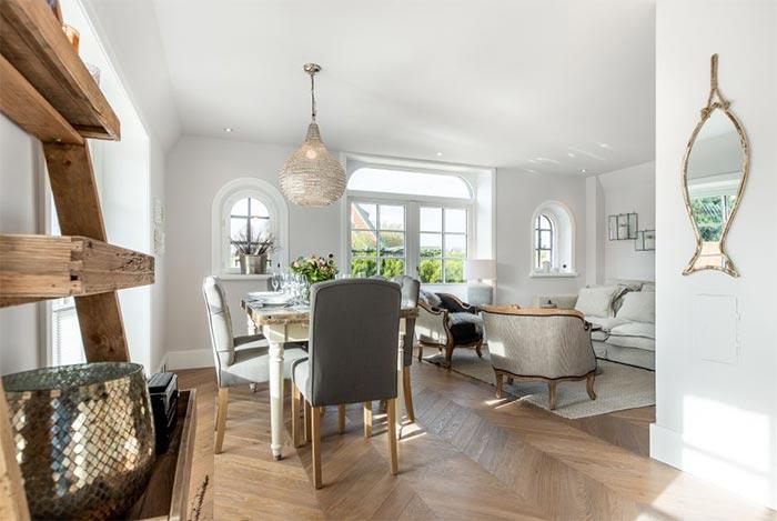 Appartement-Vermietung Bals - Haus Steuerbord - Westerlandstraße 31 a | Sylt | Wenningstedt, Reetdachhaus für 6 Personen mit 3 Schlafzimmer, 2 Badezimmer, Gäste WC, ca. 136 m2, Grundstück ca. 577 m2