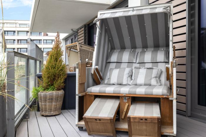 Appartement-Vermietung Bals - Neue Mitte - Neue Straße 6 | Wohnung 5 | Sylt | Westerland, 2-Zimmer-OG-Wohnung für 2 Personen mit 1 Schlafzimmer, 1 Badezimmer, ca. 50 m2, Garage, Fahrstuhl im Haus