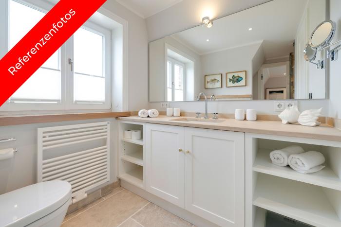 Appartement-Vermietung Bals - Rüm Hart - Horsatal 15b | Sylt | Wenningstedt, Reetdachhaus für 6 Personen mit 3 Schlafzimmer, 3 Badezimmer, Gäste WC, ca. 150 m2, Grundstück ca. 650 m2