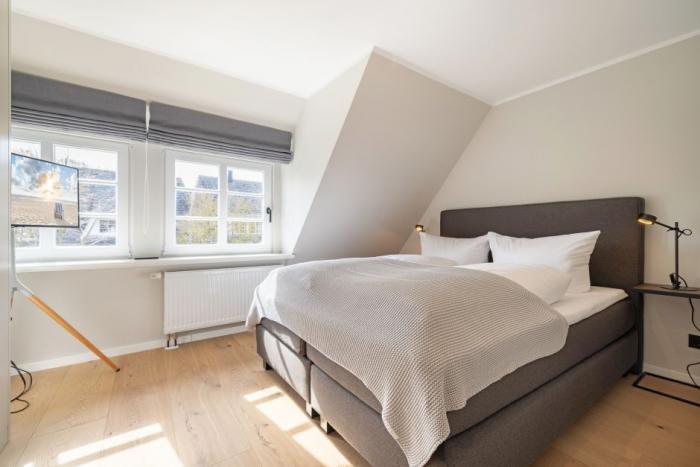 Appartement-Vermietung Bals -  - Hedigenring 24 | Sylt | Westerland, Doppelhaushälfte für 6 Personen mit 3 Schlafzimmer, 2 Badezimmer, ca. 110 m2, Garage