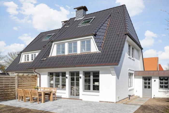 Appartement-Vermietung Bals -  - Hedigenring 24 | Sylt | Westerland, Doppelhaushälfte für 6 Personen mit 3 Schlafzimmer, 2 Badezimmer, ca. 110 m2, Garage