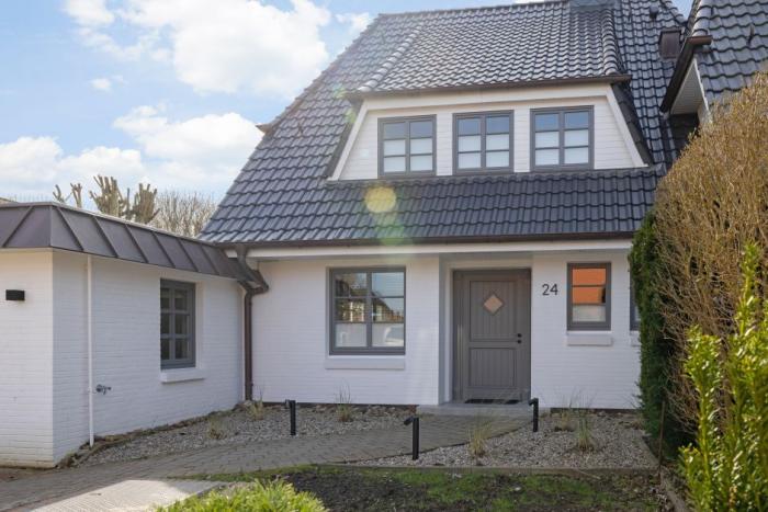 Appartement-Vermietung Bals -  - Hedigenring 24 | Sylt | Westerland, Doppelhaushälfte für 6 Personen mit 3 Schlafzimmer, 2 Badezimmer, ca. 110 m2, Garage