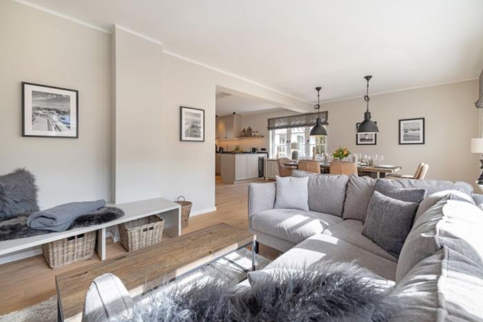 Appartement-Vermietung Bals -  - Hedigenring 24 | Sylt | Westerland, Doppelhaushälfte für 6 Personen mit 3 Schlafzimmer, 2 Badezimmer, ca. 110 m2, Garage