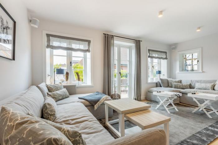 Appartement-Vermietung Bals - Reethüs - Risgap 13a Heide | Sylt | Wenningstedt, Reetdachhaus für 4 Personen mit 2 Schlafzimmer, 2 Badezimmer, ca. 143 m2