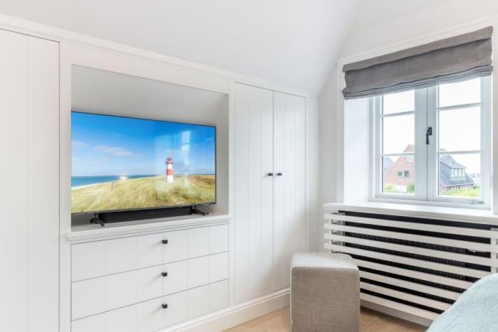 Appartement-Vermietung Bals - Reethüs - Risgap 13a Heide | Sylt | Wenningstedt, Reetdachhaus für 4 Personen mit 2 Schlafzimmer, 2 Badezimmer, ca. 143 m2