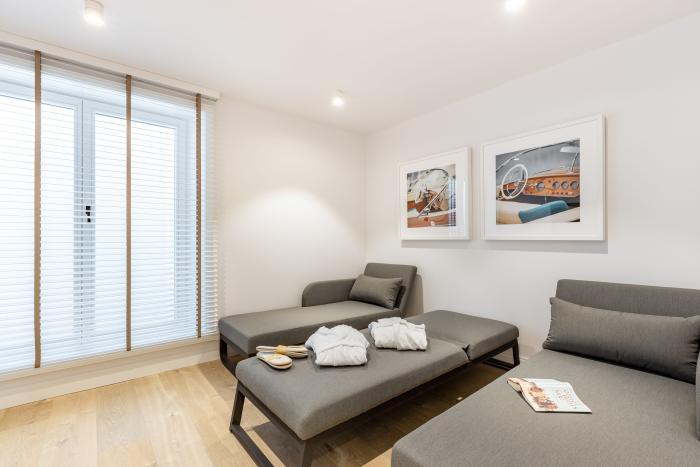 Appartement-Vermietung Bals - Reethüs - Risgap 13a Heide | Sylt | Wenningstedt, Reetdachhaus für 4 Personen mit 2 Schlafzimmer, 3 Badezimmer, ca. 153 m2