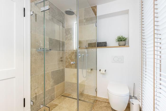 Appartement-Vermietung Bals - Reethüs - Risgap 13b Düne | Sylt | Wenningstedt, Reetdachhaus für 4 Personen mit 2 Schlafzimmer, 3 Badezimmer, Gäste WC, ca. 185 m2