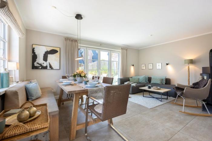 Appartement-Vermietung Bals - Sylter Quartier - Hoyerweg 10d | Haus 4.1 Hüs Mar | Sylt | Westerland, Hausteil für 7 Personen mit 4 Schlafzimmer, 2 Badezimmer, Gäste WC, ca. 137 m2, Grundstück ca. 320 m2