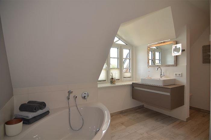 Appartement-Vermietung Bals - Sylter Quartier - Hoyerweg 10b | Haus 5.2 Line up | Sylt | Westerland, Hausteil für 4 Personen mit 2 Schlafzimmer, 2 Badezimmer, Gäste WC, ca. 90 m2, Grundstück ca. 300 m2