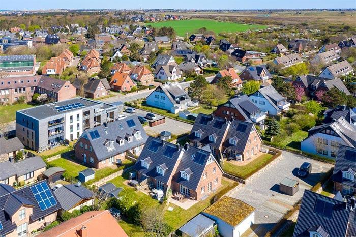 Appartement-Vermietung Bals - Sylter Quartier - Hoyerweg 10b | Haus 5.3 Tide | Sylt | Westerland, Hausteil für 6 Personen mit 3 Schlafzimmer, 2 Badezimmer, Gäste WC, ca. 110 m2, Grundstück ca. 231 m2