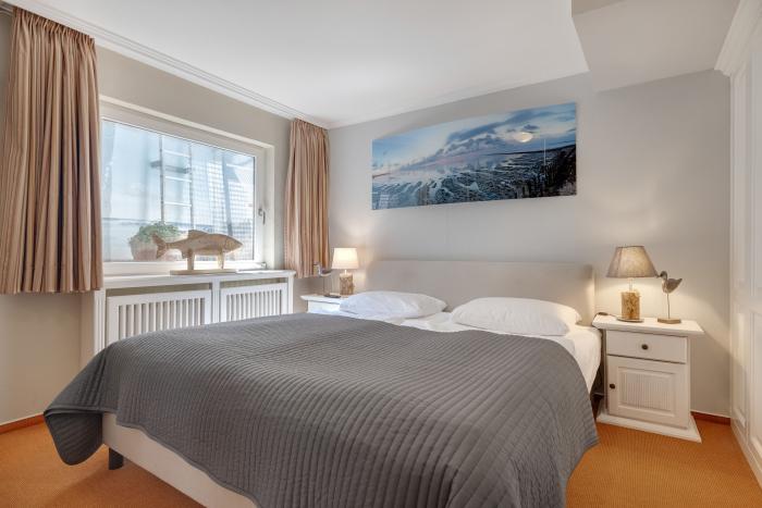 Appartement-Vermietung Bals - Haus Atlantik - Strandstraße 15 | Wohnung 1 | Sylt | Wenningstedt, 3-Zimmer-EG-Wohnung  | Maisonette für 4 Personen mit 2 Schlafzimmer, 1 Badezimmer, ca. 69 m2