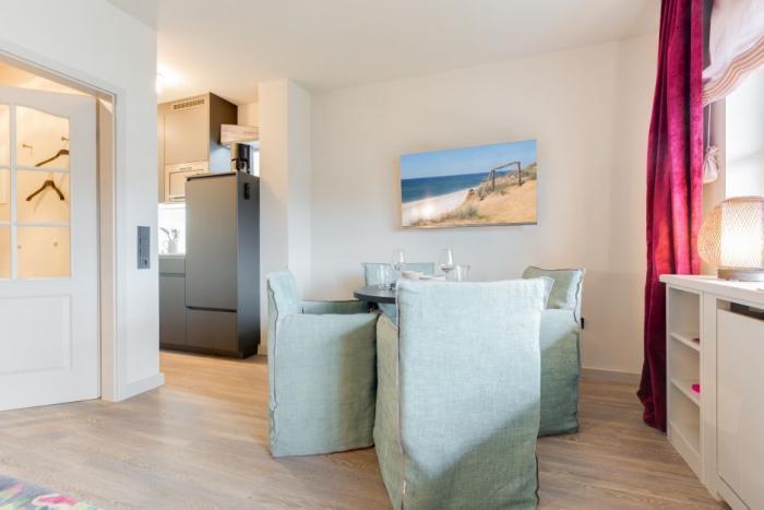 Appartement-Vermietung Bals - Haus Atlantik - Strandstraße 15 | Wohnung 7 | Sylt | Wenningstedt, 2-Zimmer-EG-Wohnung  | Maisonette für 2 Personen mit 1 Schlafzimmer, 1 Badezimmer, ca. 50 m2