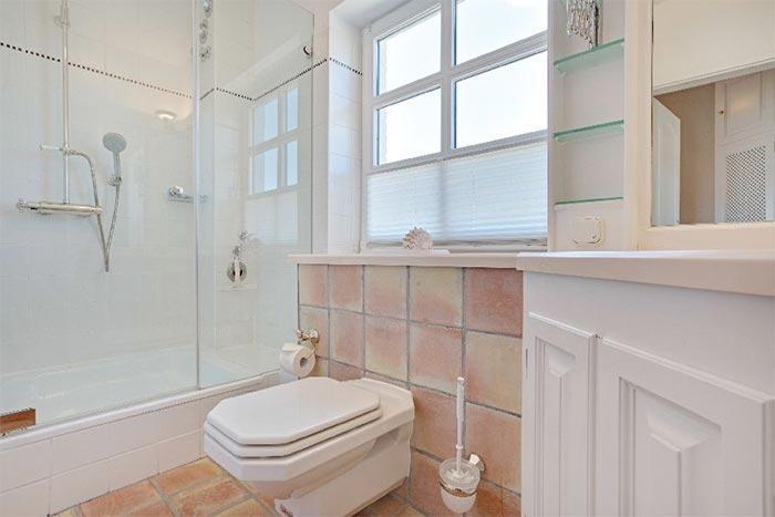 Appartement-Vermietung Bals - Haus Atlantik - Strandstraße 17 | Wohnung 26 | Sylt | Wenningstedt, 3-Zimmer-OG-Wohnung  | Maisonette für 4 Personen mit 2 Schlafzimmer, 2 Badezimmer, ca. 78 m2