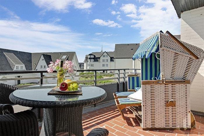 Appartement-Vermietung Bals - Haus Atlantik - Strandstraße 17 | Wohnung 26 | Sylt | Wenningstedt, 3-Zimmer-OG-Wohnung  | Maisonette für 4 Personen mit 2 Schlafzimmer, 2 Badezimmer, ca. 78 m2