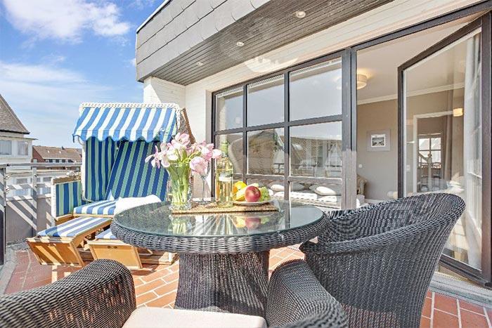Appartement-Vermietung Bals - Haus Atlantik - Strandstraße 17 | Wohnung 26 | Sylt | Wenningstedt, 3-Zimmer-OG-Wohnung  | Maisonette für 4 Personen mit 2 Schlafzimmer, 2 Badezimmer, ca. 78 m2