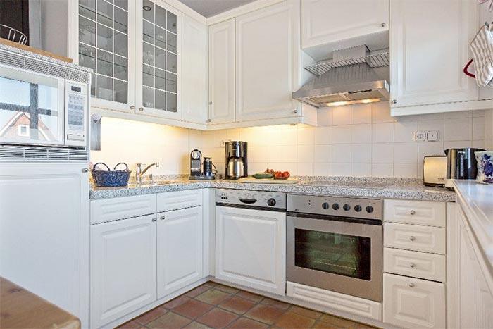 Appartement-Vermietung Bals - Haus Atlantik - Strandstraße 17 | Wohnung 26 | Sylt | Wenningstedt, 3-Zimmer-OG-Wohnung  | Maisonette für 4 Personen mit 2 Schlafzimmer, 2 Badezimmer, ca. 78 m2