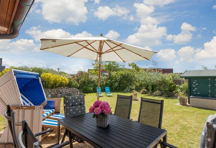 Appartement-Vermietung Bals -  - Kollundweg 31a | Sylt | Westerland, Doppelhaushälfte für 4 Personen mit 2 Schlafzimmer, 2 Badezimmer, ca. 80 m2, Grundstück ca. 350 m2