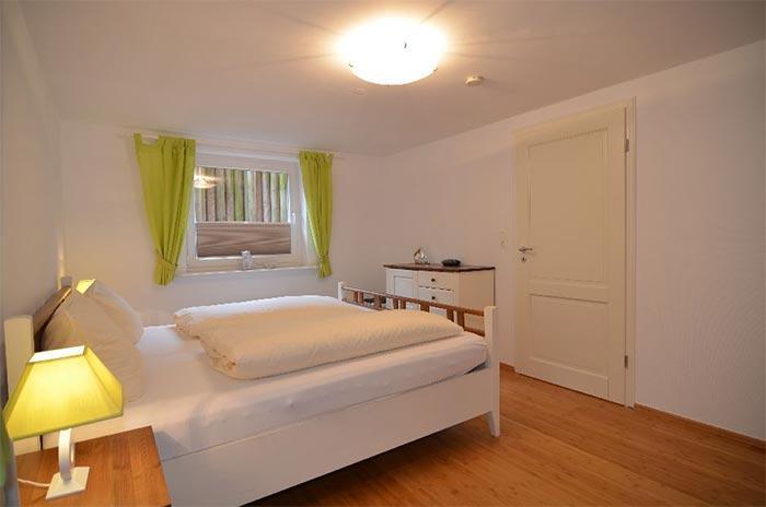 Appartement-Vermietung Bals - Haus Sonnenwinkel - Wenningstedter Weg 45 | Sylt | Westerland, Doppelhaushälfte für 4 Personen mit 2 Schlafzimmer, 1 Badezimmer, Gäste WC, ca. 89 m2