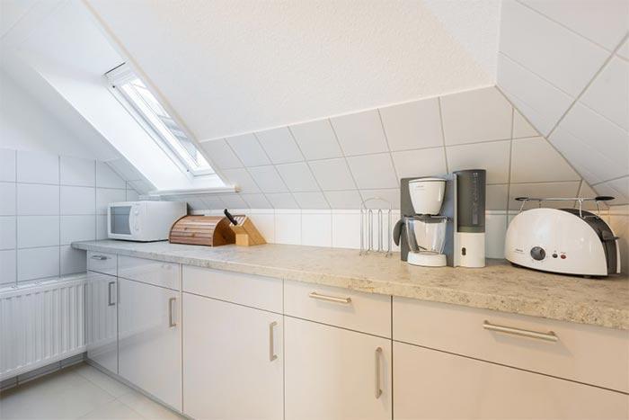 Appartement-Vermietung Bals -  - Am Friedrichshain 14 | Wohnung 2 | Sylt | Westerland, 3-Zimmer-OG-Wohnung für 4 Personen mit 2 Schlafzimmer, 1 Badezimmer, Gäste WC, ca. 90 m2