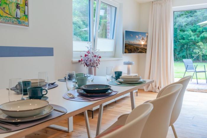 Appartement-Vermietung Bals -  - Fichtenweg 8c | Sylt | Westerland, Hausteil für 7 Personen mit 4 Schlafzimmer, 3 Badezimmer, Gäste WC, ca. 131 m2