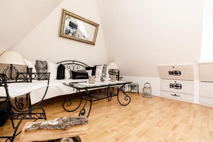 Appartement-Vermietung Bals - Wohnpark Friesenhain - Kollundweg 25b | Sylt | Westerland, 3-Zimmer-OG-Wohnung für 2 Personen mit 1 Schlafzimmer, 1 Badezimmer, ca. 73 m2