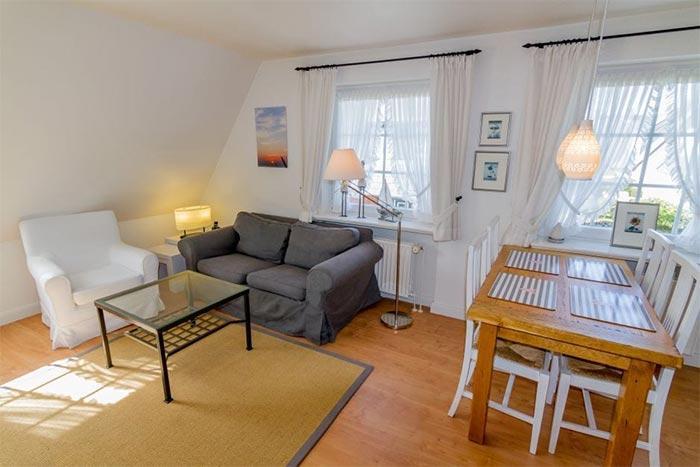 Appartement-Vermietung Bals - Hüs Söl Leefdi - Kollundweg 19b Hoog | Sylt | Westerland, 2-Zimmer-OG-Wohnung für 2 Personen mit 1 Schlafzimmer, 1 Badezimmer, ca. 50 m2