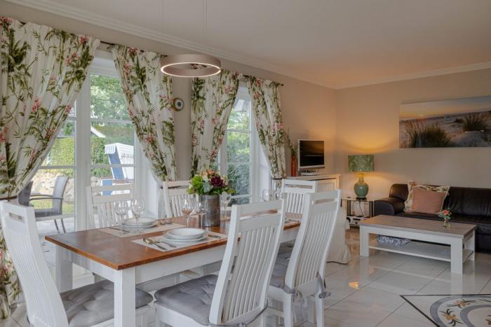 Appartement-Vermietung Bals - Wohnpark Friesenhain - Kollundweg 5 | Sylt | Westerland, Haus für 6 Personen mit 3 Schlafzimmer, 2 Badezimmer, ca. 120 m2, Grundstück ca. 350 m2