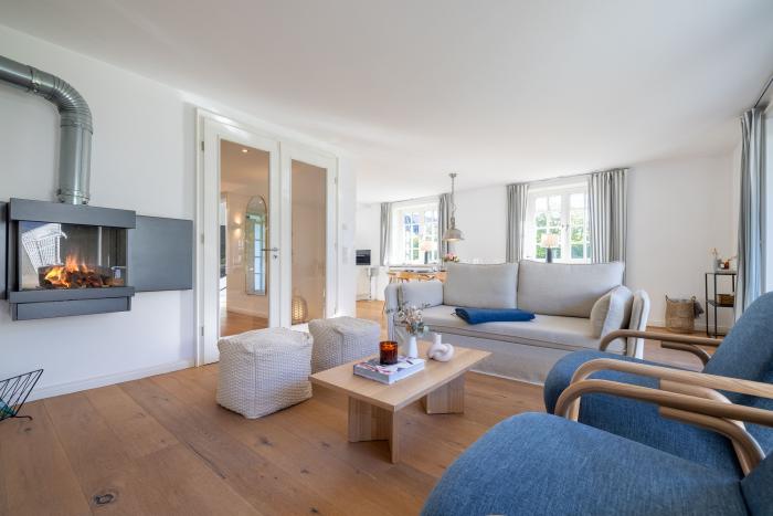 Appartement-Vermietung Bals -  - Westerhörn 13 | Sylt | Keitum, Reetdachhaus für 6 Personen mit 3 Schlafzimmer, 3 Badezimmer, Gäste WC, ca. 210 m2, Grundstück ca. 720 m2