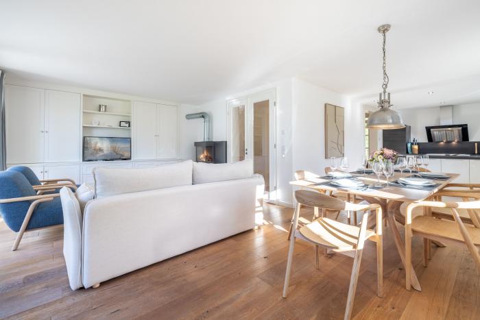 Appartement-Vermietung Bals -  - Westerhörn 13 | Sylt | Keitum, Reetdachhaus für 6 Personen mit 3 Schlafzimmer, 3 Badezimmer, Gäste WC, ca. 210 m2, Grundstück ca. 720 m2