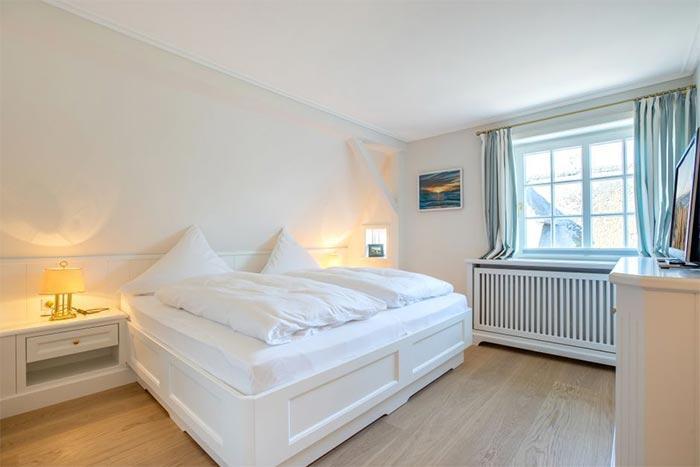 Appartement-Vermietung Bals - Kliffside Lodge - Alter Kirchenweg 36 | Sylt | Keitum, Hausteil unter Reet für 6 Personen mit 4 Schlafzimmer, 2 Badezimmer, ca. 115 m2