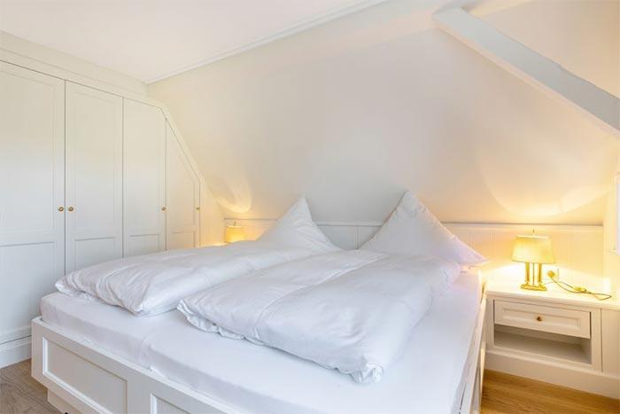 Appartement-Vermietung Bals - Kliffside Lodge - Alter Kirchenweg 36 | Sylt | Keitum, Hausteil unter Reet für 6 Personen mit 4 Schlafzimmer, 2 Badezimmer, ca. 115 m2