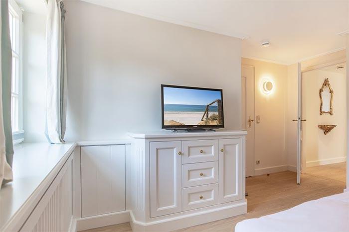 Appartement-Vermietung Bals - Kliffside Lodge - Alter Kirchenweg 36 | Sylt | Keitum, Hausteil unter Reet für 6 Personen mit 4 Schlafzimmer, 2 Badezimmer, ca. 115 m2