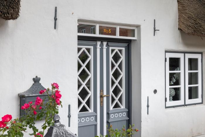 Appartement-Vermietung Bals - Friesenhaus Erika - Westerhörn 6 | Sylt | Keitum, Reetdachhaus für 5 Personen mit 3 Schlafzimmer, 2 Badezimmer, Gäste WC, ca. 110 m2