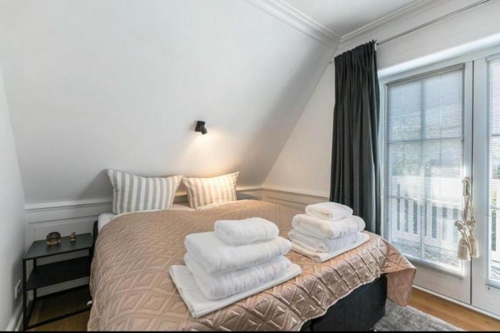 Appartement-Vermietung Bals -  - Am Tipkenhoog 4a | 3 Konstantin | Sylt | Keitum, 3-Zimmer-OG-Wohnung für 4 Personen mit 2 Schlafzimmer, 1 Badezimmer, ca. 100 m2