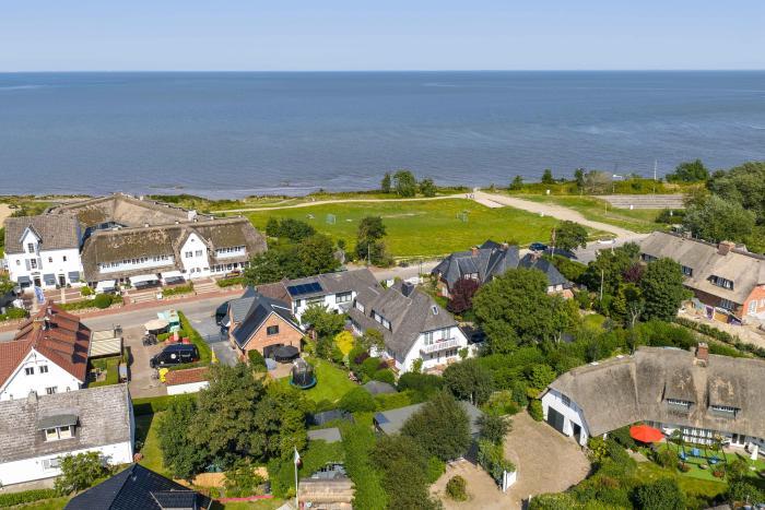 Appartement-Vermietung Bals -  - Am Tipkenhoog 4a | 3 Konstantin | Sylt | Keitum, 3-Zimmer-OG-Wohnung für 4 Personen mit 2 Schlafzimmer, 1 Badezimmer, ca. 100 m2