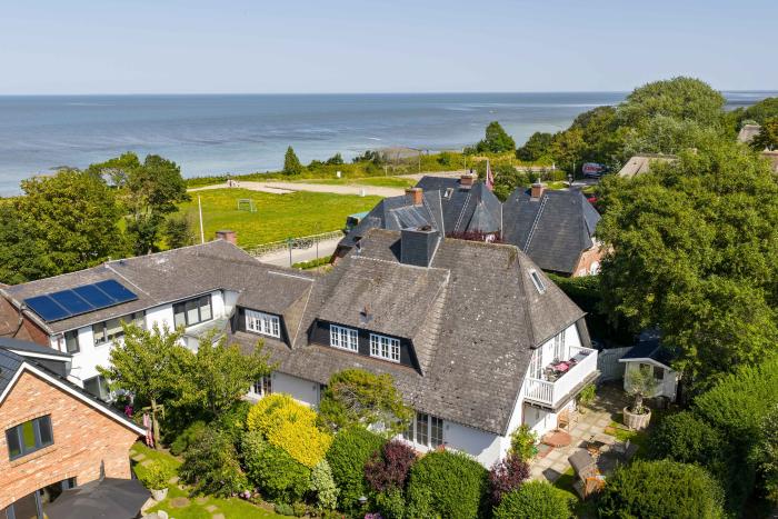 Appartement-Vermietung Bals -  - Am Tipkenhoog 4a | 3 Konstantin | Sylt | Keitum, 3-Zimmer-OG-Wohnung für 4 Personen mit 2 Schlafzimmer, 1 Badezimmer, ca. 100 m2