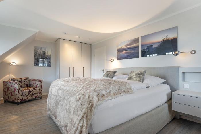 Appartement-Vermietung Bals -  - Klenterdeel 3e | Sylt | Keitum, Hausteil unter Reet für 6 Personen mit 3 Schlafzimmer, 2 Badezimmer, Gäste WC, ca. 150 m2