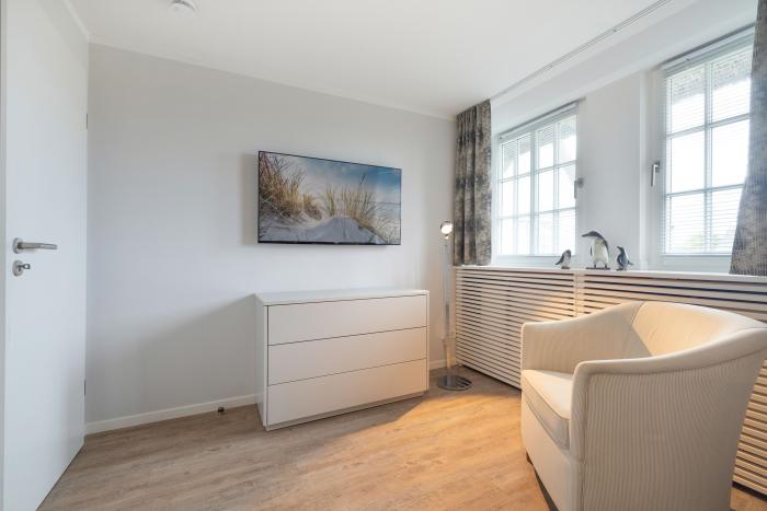 Appartement-Vermietung Bals -  - Klenterdeel 3e | Sylt | Keitum, Hausteil unter Reet für 6 Personen mit 3 Schlafzimmer, 2 Badezimmer, Gäste WC, ca. 150 m2