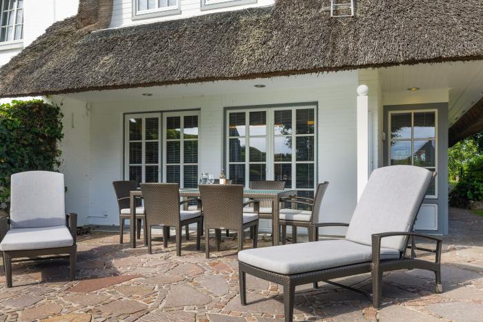 Appartement-Vermietung Bals -  - Klenterdeel 3e | Sylt | Keitum, Hausteil unter Reet für 6 Personen mit 3 Schlafzimmer, 2 Badezimmer, Gäste WC, ca. 150 m2
