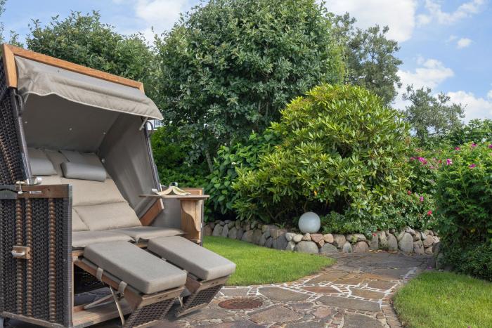 Appartement-Vermietung Bals -  - Klenterdeel 3e | Sylt | Keitum, Hausteil unter Reet für 6 Personen mit 3 Schlafzimmer, 2 Badezimmer, Gäste WC, ca. 150 m2