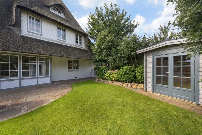 Appartement-Vermietung Bals -  - Klenterdeel 3e | Sylt | Keitum, Hausteil unter Reet für 6 Personen mit 3 Schlafzimmer, 2 Badezimmer, Gäste WC, ca. 150 m2