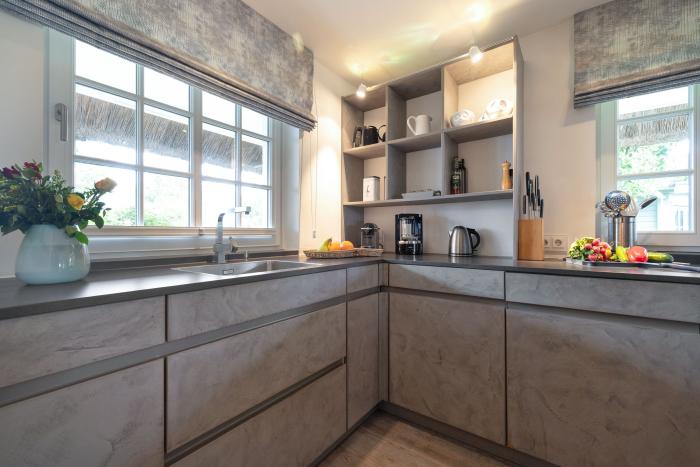 Appartement-Vermietung Bals -  - Klenterdeel 3e | Sylt | Keitum, Hausteil unter Reet für 6 Personen mit 3 Schlafzimmer, 2 Badezimmer, Gäste WC, ca. 150 m2