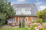 Appartement-Vermietung Bals - Romantikhaus Rosenhüs - Rosenweg 10 | 1 Dünenrose | Sylt | Westerland, 3-Zimmer-EG-Wohnung  | Maisonette für 3 Personen mit 2 Schlafzimmer, 1 Badezimmer, ca. 48 m2