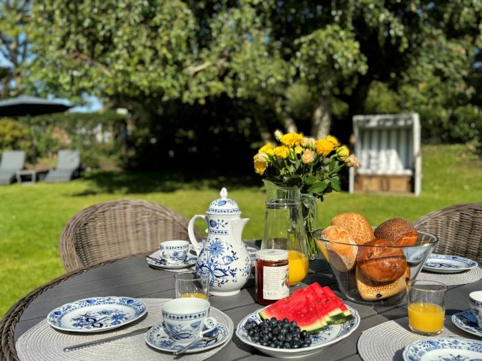 Freistehendes Reetdachhaus - Sylt, Mühlenweg 4 Freistehendes Reetdachhaus - Sylt, Mühlenweg 4