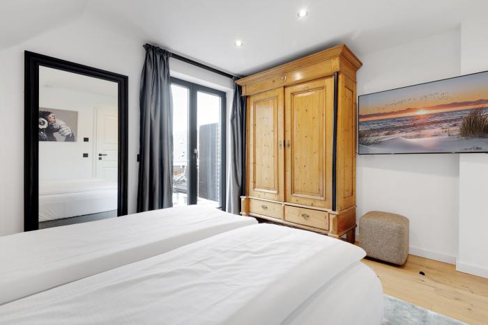 Appartement-Vermietung Bals -  - Horstweg 36 | Sylt | Westerland, Doppelhaushälfte für 6 Personen mit 3 Schlafzimmer, 2 Badezimmer, Gäste WC, ca. 143 m2