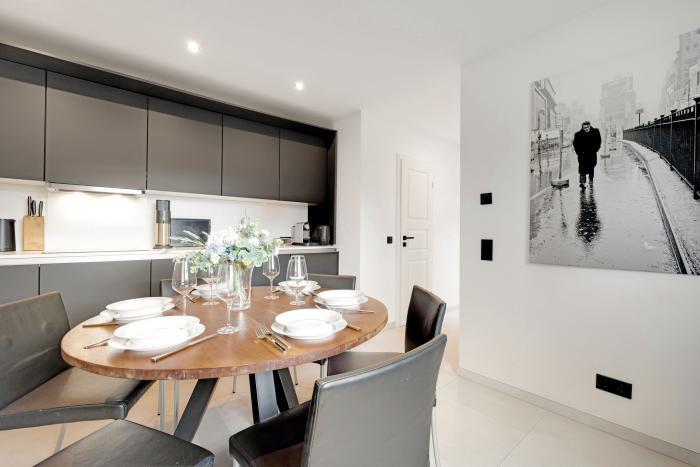 Appartement-Vermietung Bals -  - Horstweg 36 | Sylt | Westerland, Doppelhaushälfte für 6 Personen mit 3 Schlafzimmer, 2 Badezimmer, Gäste WC, ca. 143 m2