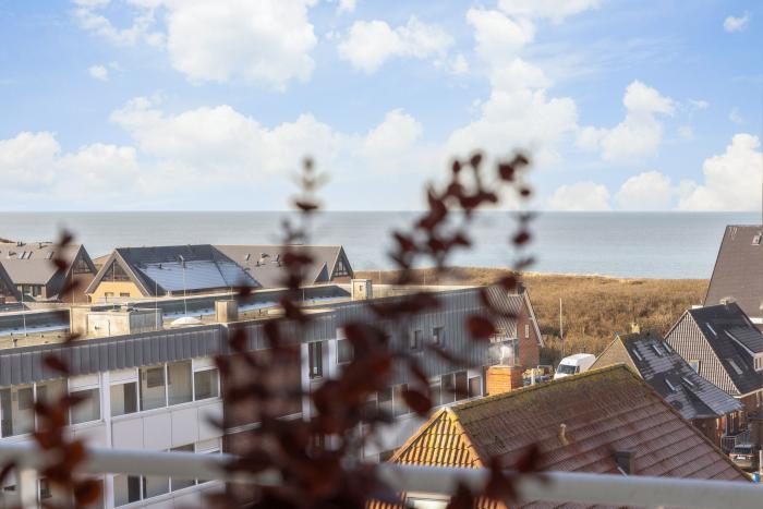 Appartement-Vermietung Bals - Haus Sola Bona - Elisabethstraße 11 | 44 Ocean view | Sylt | Westerland, 3-Zimmer-Penthouse für 4 Personen mit 2 Schlafzimmer, 1 Badezimmer, Gäste WC, ca. 125 m2, Fahrstuhl im Haus